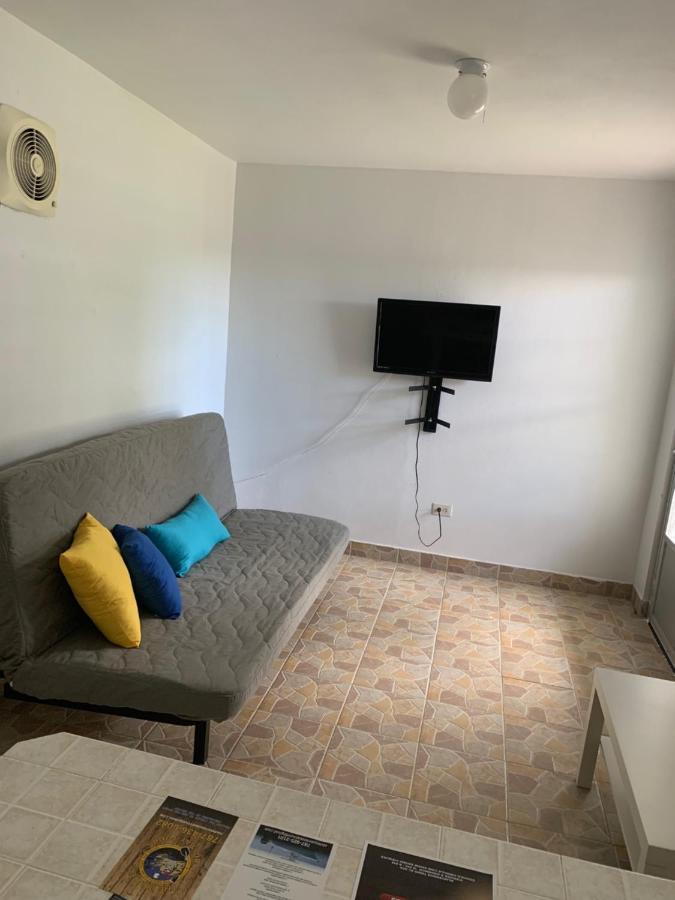 Crab Island Adventures Apartments Векес Екстериор снимка