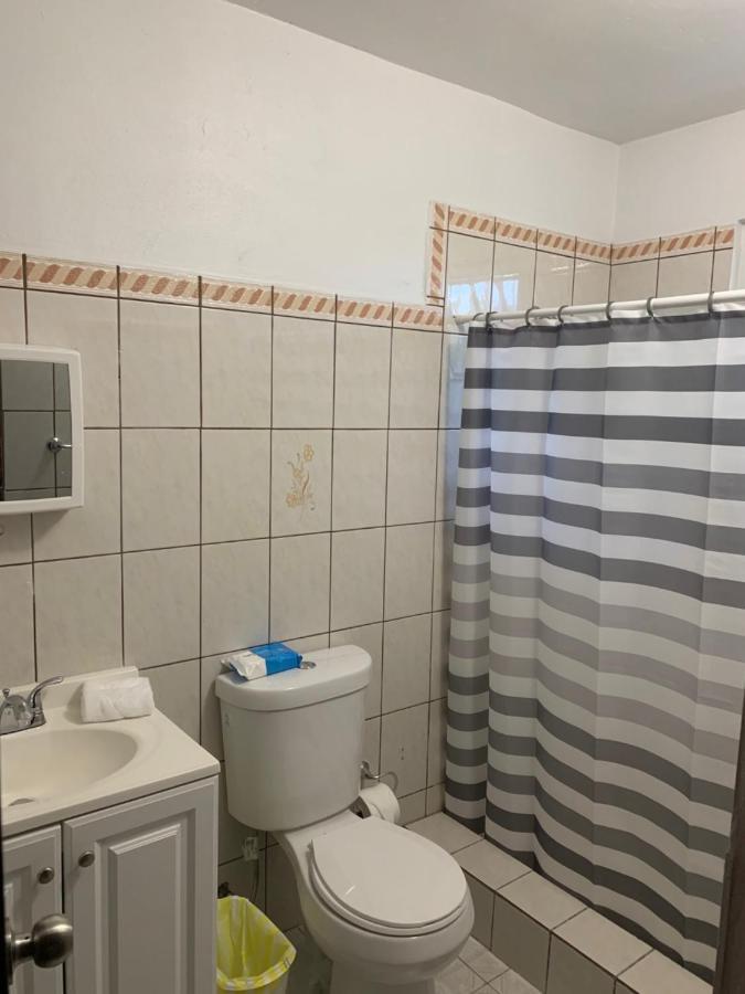Crab Island Adventures Apartments Векес Екстериор снимка