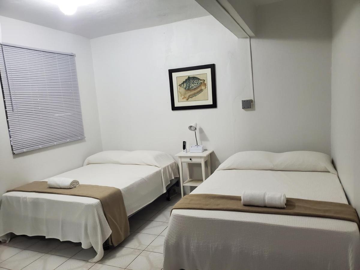 Crab Island Adventures Apartments Векес Екстериор снимка